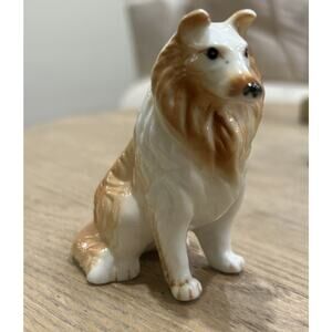 Vtg Collie Sheep Dog Figure 3.5” Sitting Dog Bone China Painted Lassie Figurine